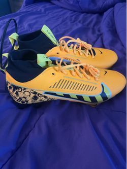 12M. Nike Vapor Football Cleats
