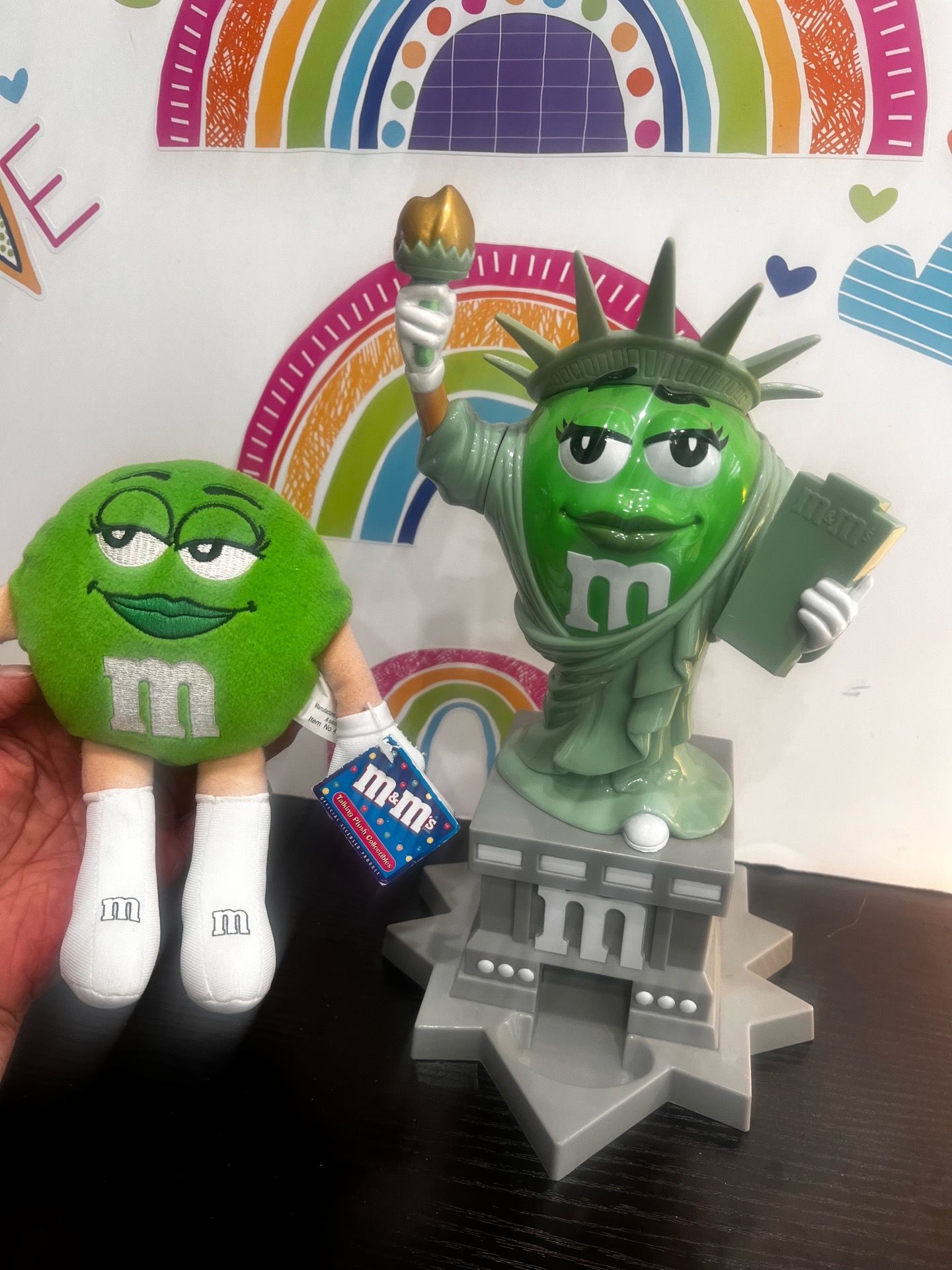 M&M STATUE OF LIBERTY CANDY DISPENSER WITH NEW M&M GREEN PLUSH