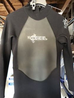 XL 3.2 wetsuit like new brand XCEL