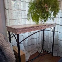 Beautiful Console Table, Iron/wood, Black/white