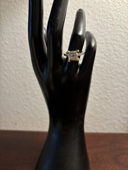 18k White And Yellow Gold Engagement Ring w/ Diamonds. 