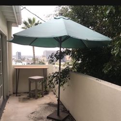 Big Outdoor Umbrella With Base