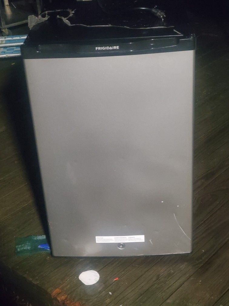 Frigidaire mini fridge
