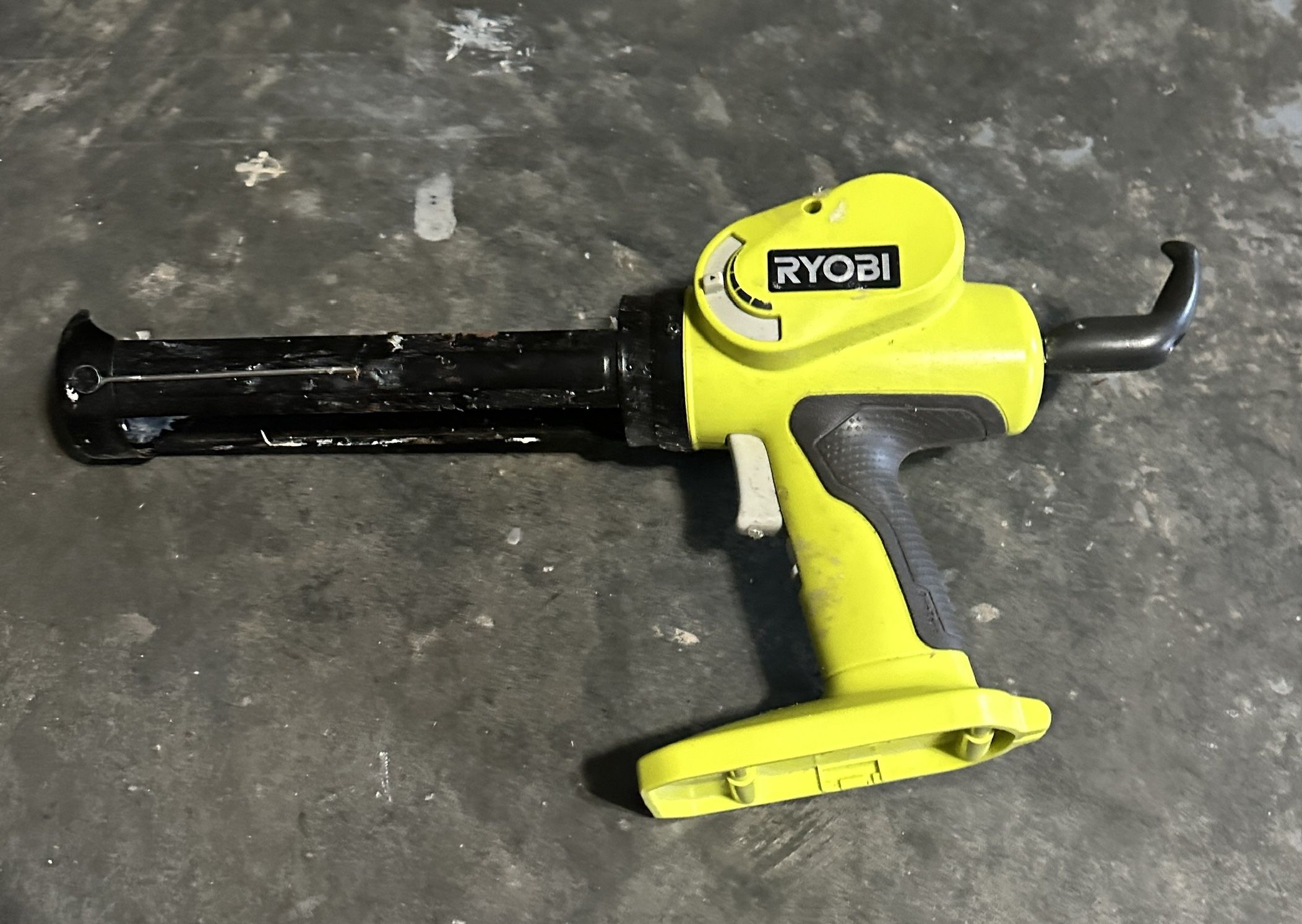 Ryobi P310G ONE+ 18v Power Caulk & Adhesive Gun
