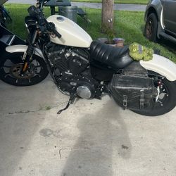 883 Harley Davidson sportster