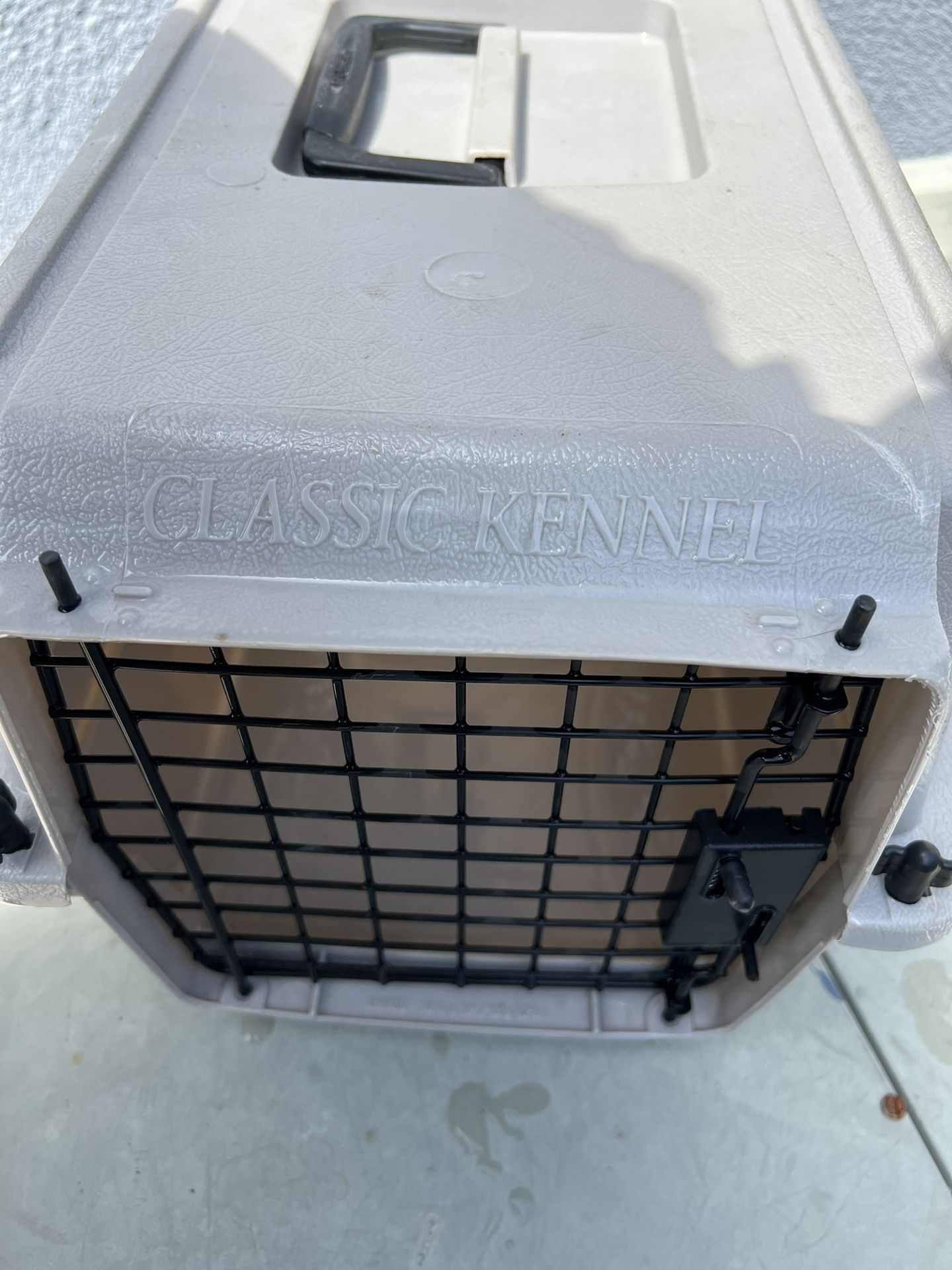 Pet Crates And Heating Pad 