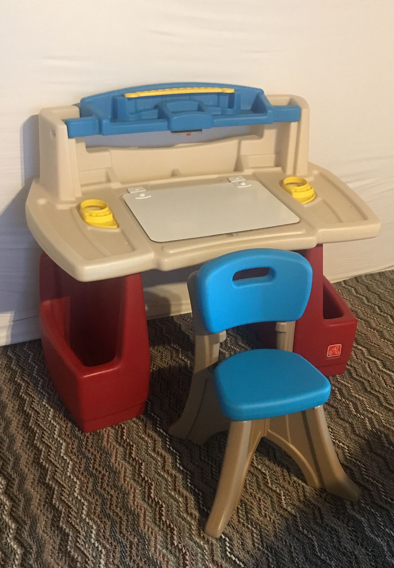 Kids desk - with Box - just assembled