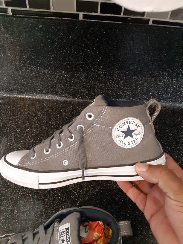 Converse Mens 7 Like new