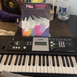 Yamaha  PSR E223 Keyboard