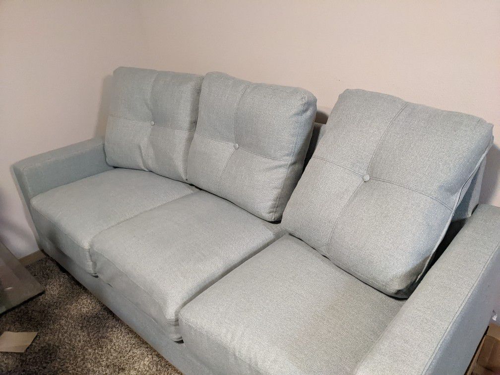 Sofa only used 1 year 