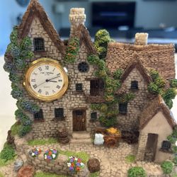 Collectors W. Widdop Country Cottage Mantel Clock – Vintage English Quartz Clock – Ceramic Cottage Decor Timepiece