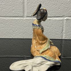 Vtg Chinese Porcelain Figurine Oriental Sitting Lady Holding Fan Shiwan Style