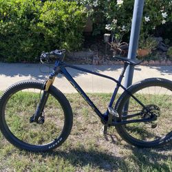 2024 Orbea Alma M Pro - Carbon XC Race Machine | XT / Carbon Wheels | Tubeless
