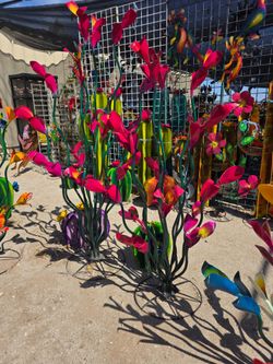 Desert Oasis Finds 🌵 Beautiful Blooms & Pots🌺Metal yard Art