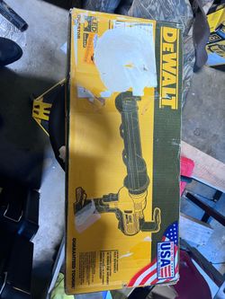 Dewalt caulking/adhesive gun