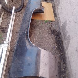 Cadillac Right side Fender 100$