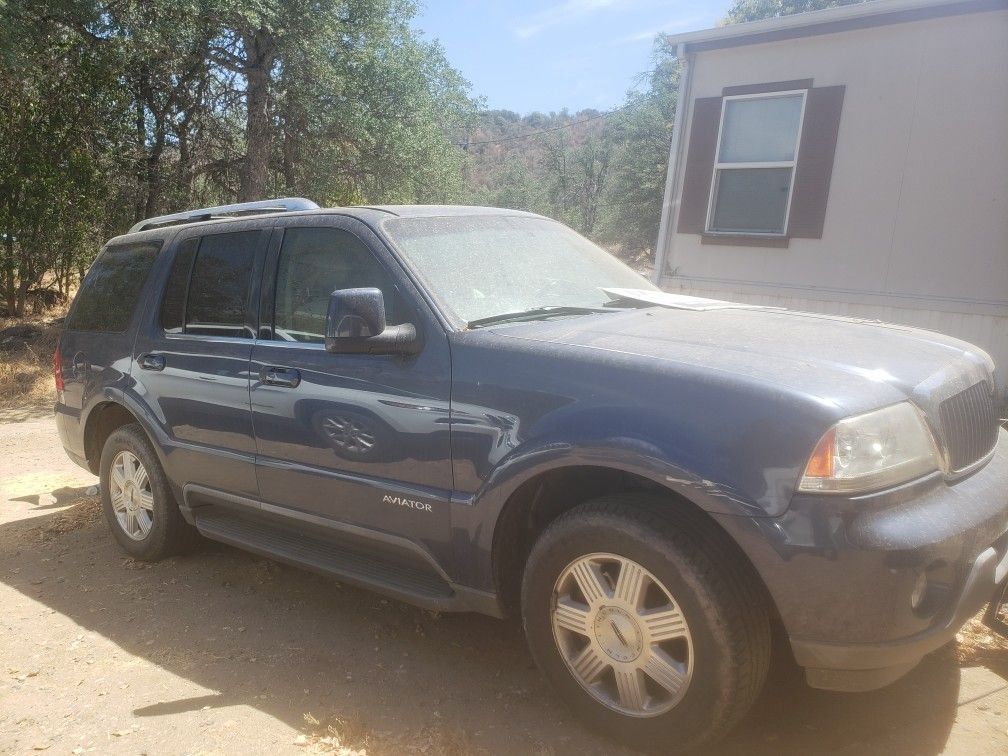 2004 Lincoln Aviator Parts Car