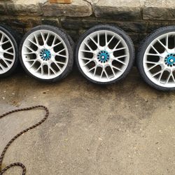 Enkei rpm2 4 lug wheels & Nitto tires 215/35/r18 honda

