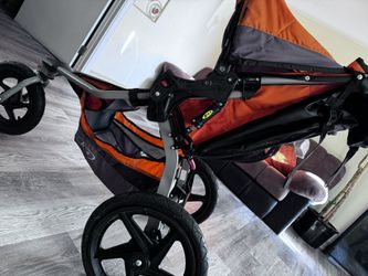 BOB Revolution SE Jogging Stroller. for Sale in San Diego, CA - OfferUp