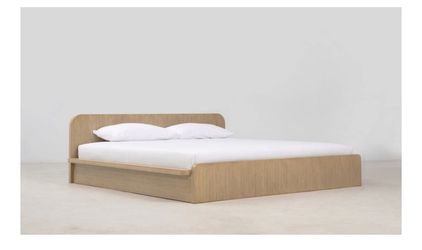 BRAND NEW IN BOX SOLID BAMBOO WOOD PLATFORM QUEEN SIZED BED