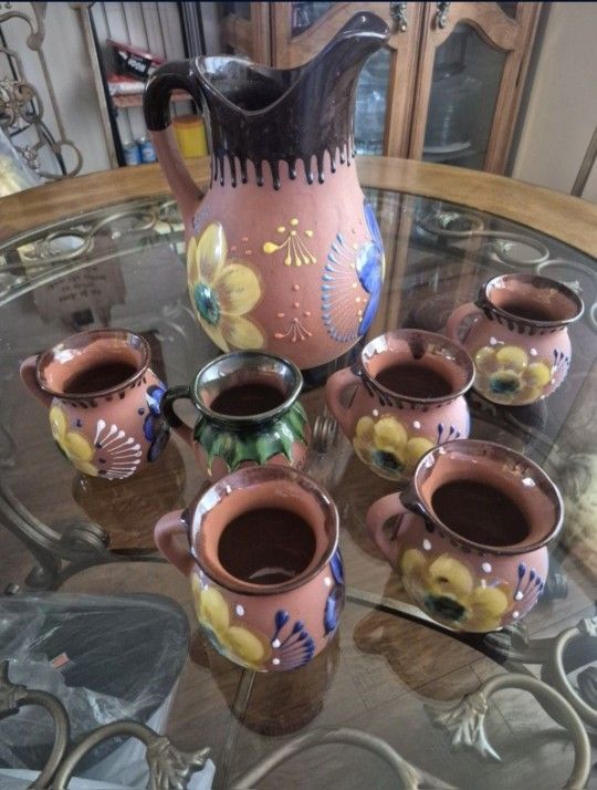 Pitcher With Cups / Jarra Con Tazas