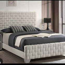 Queen Nueva En Sus Cajas Muy Masisa / Aparte Tengo Colchon 