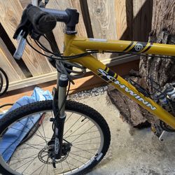 Vintage 2000's Schwinn Straight 6 Full Suspension Mountain Bike Yellow