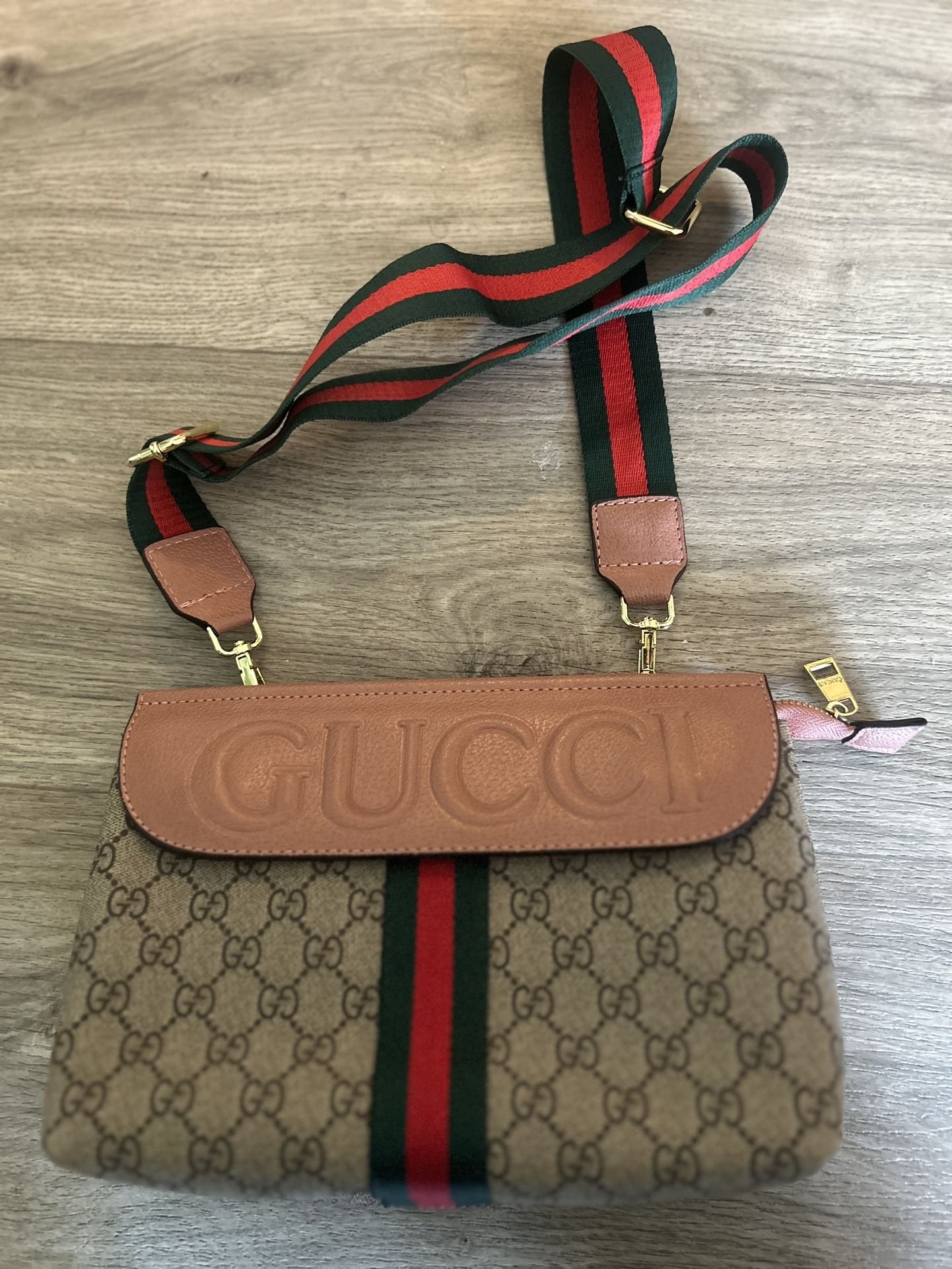 Gucci Cross Over