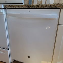 GE Built-In Dishwasher | White | Like New | $175 OBO