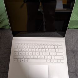 Microsoft Surface Book 2 