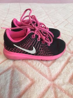 Baby Girl Nike Tennis Shoes size 7
