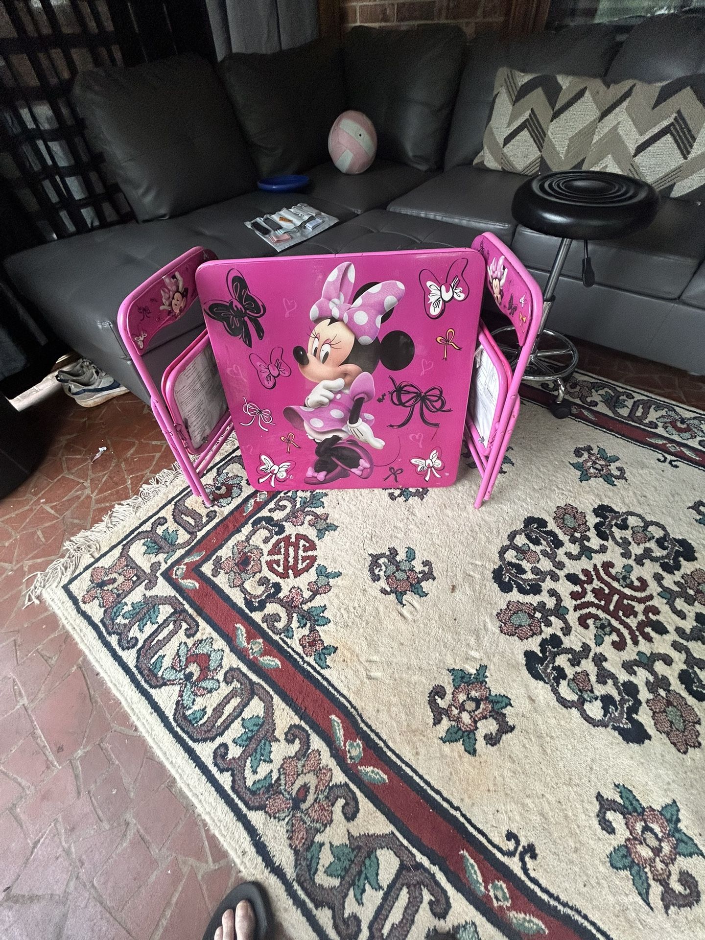 Minnie Mouse Table