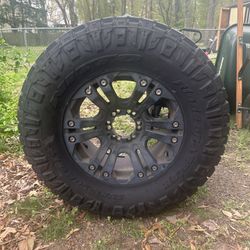 (5) xd monster 18”x9” 6x135/139.7 wheels and 35” tires