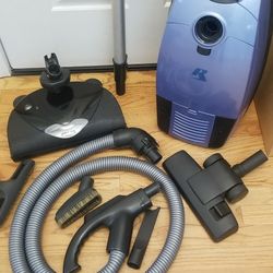 NEW cond RICCAR COMMERCIAL HEAVY DUTY VACUUM WITH COMPLETE ATTACHMENTS  , WORKS EXCELLENT  , IN THE BOX 