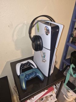PS5 2 controllers and headset