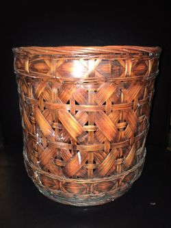 Very nice heavy duty dark basket new