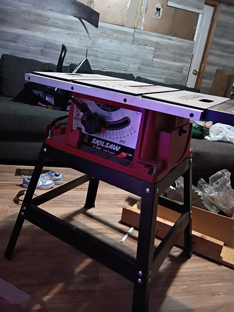 SKIL 10-in jobsite table saw with a folding stand. 150$
