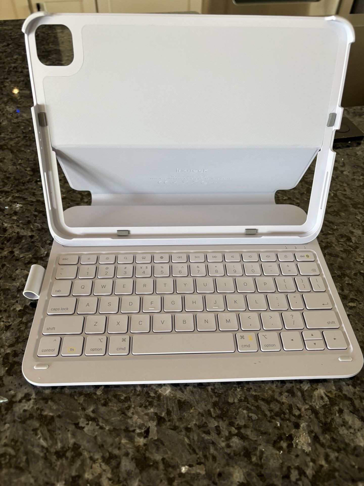 iPad A16 Keyboard Case