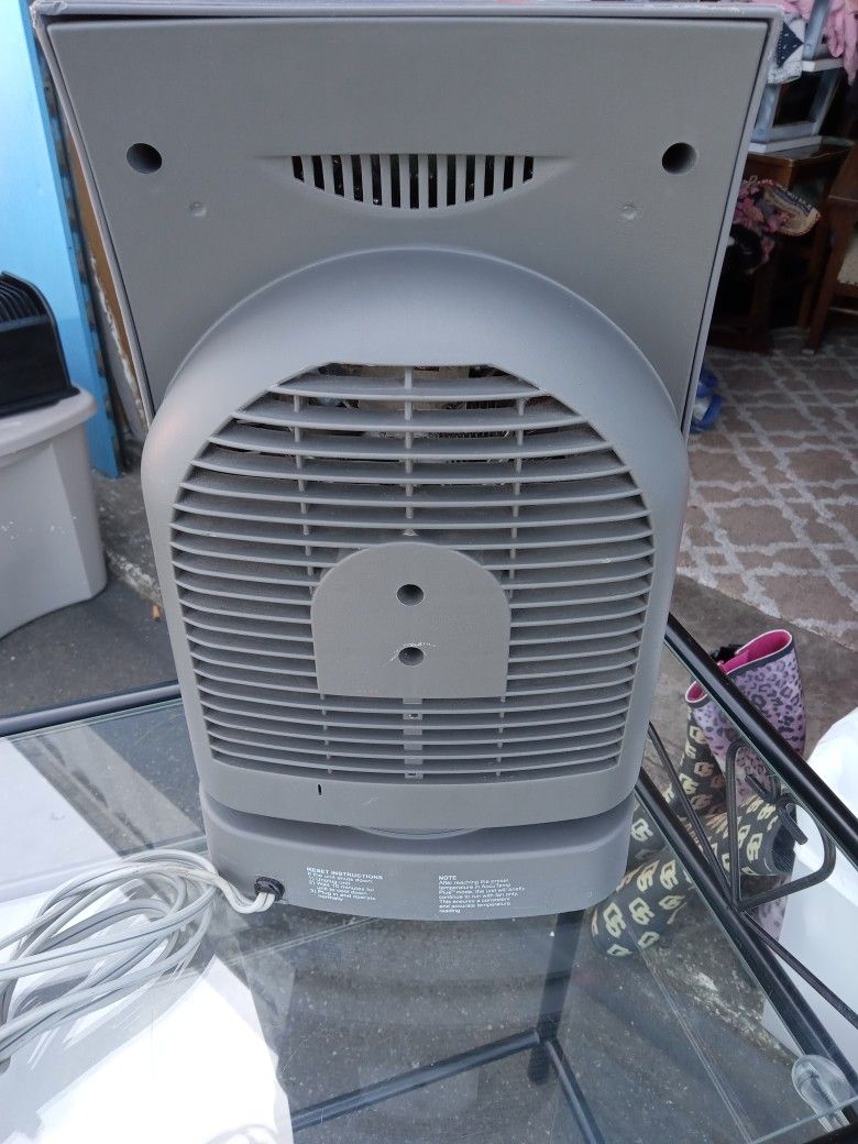 Holmes AccuTemp Plus Heater Fan for Sale in Everett, WA - OfferUp