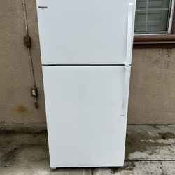 30x30x66 Whirlpool Fridge White 18cuft