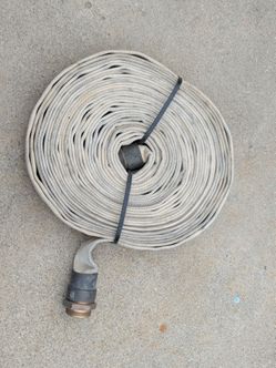 100 ft 1 1/2 inch fire hose with connector