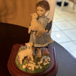 Porcelain mini figurines