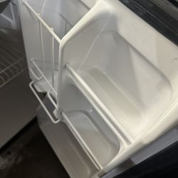 Magic Chef portable Little Refrigerator 