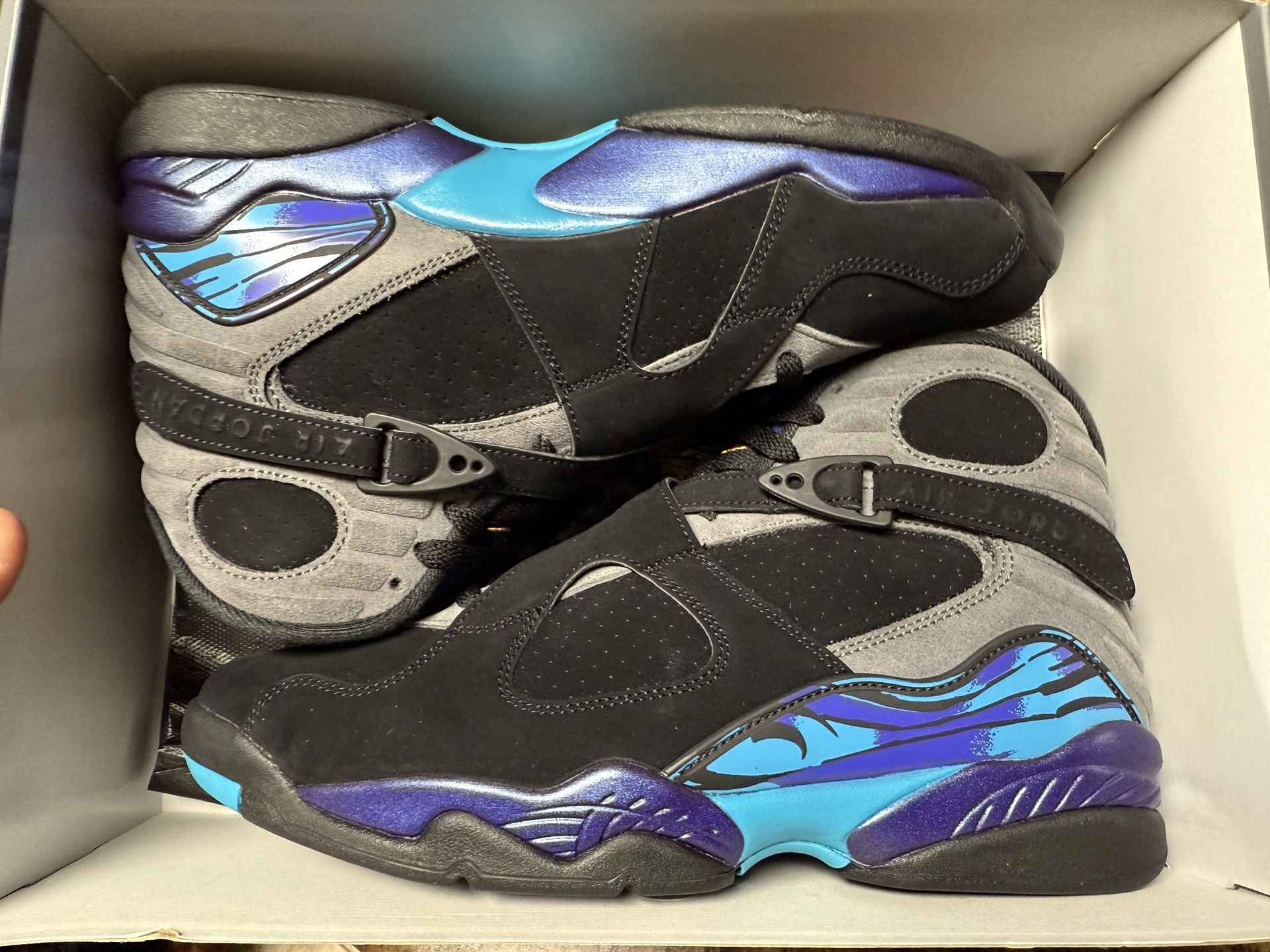 Jordan 8s Size 11 “Aqua”
