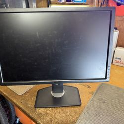 Dell 24 “ Computer Screen