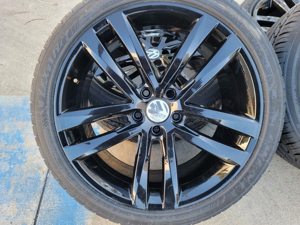 Original 19" Gloss Black VW JETTA/PASSAT/CC Wheels With New Tires