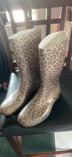Cute Rain boots Size 10w
