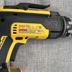 NEW!   Dewalt Screwgun 20v