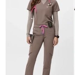 Smokey Taupe Figs Scrub Set BNWT