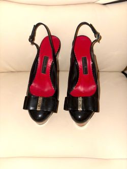 Vintage-style platform wedge sandals in black